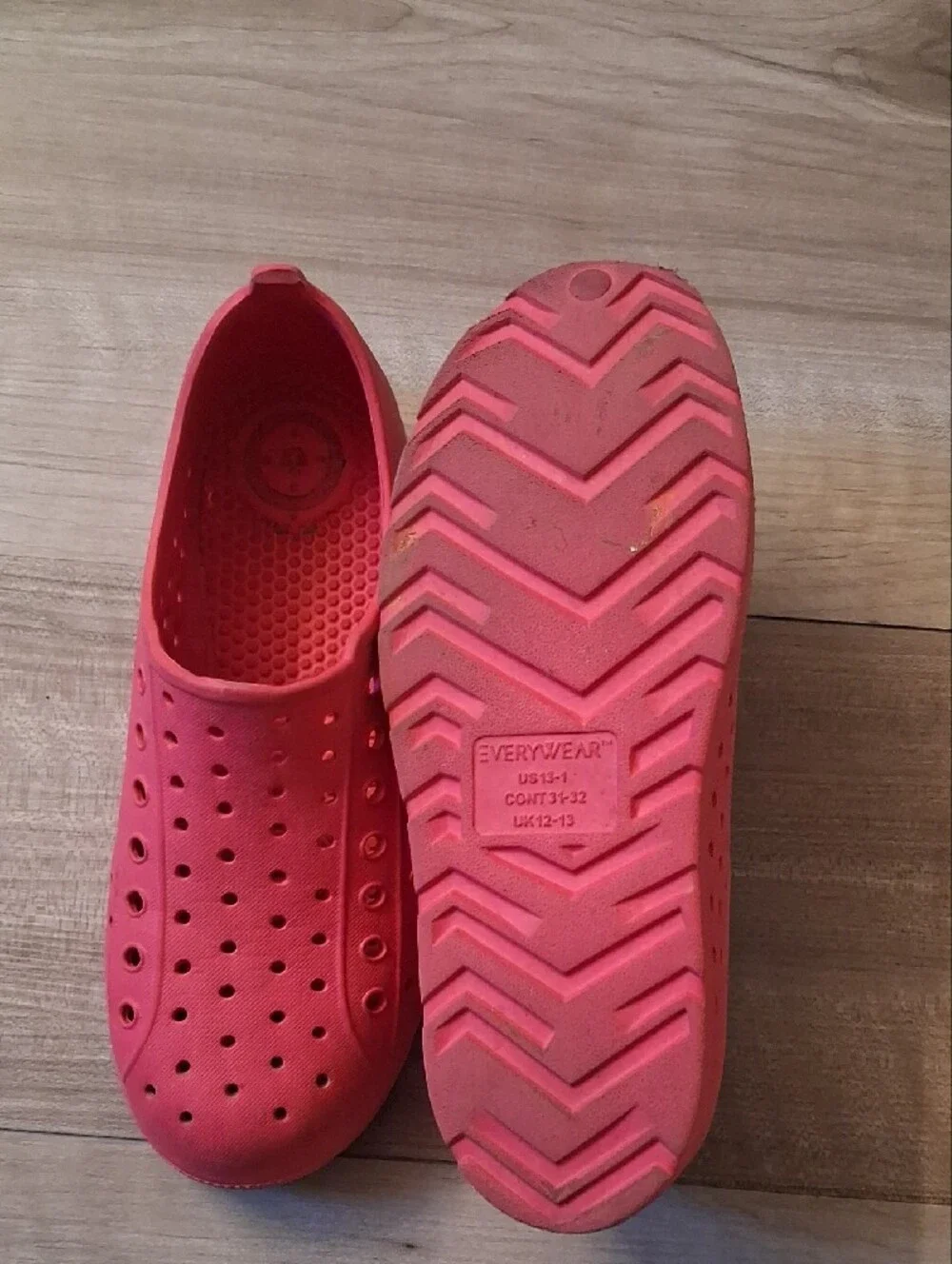 Totes Kids Slip-On Water Shoes Girls Size 13-1